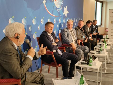 32 Економічний форум в польському Карпачу. Тема України одна з ключових.