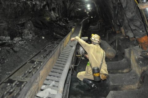 Польська вугільнодобувна компанія Tauron Wydobycie шукає працівників без досвіду. Знаємо які зарплати