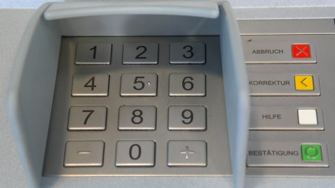 Яку максимальну кількість готівки можна зняти в польських банкоматах?