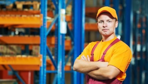 Разнорабочий на мебельной фабрике