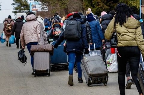 Польща змінює правила проживання для українських біженців у прихистках