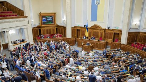 Політичний розлом у Києві: чим загрожує криза для України та її громадян у світі